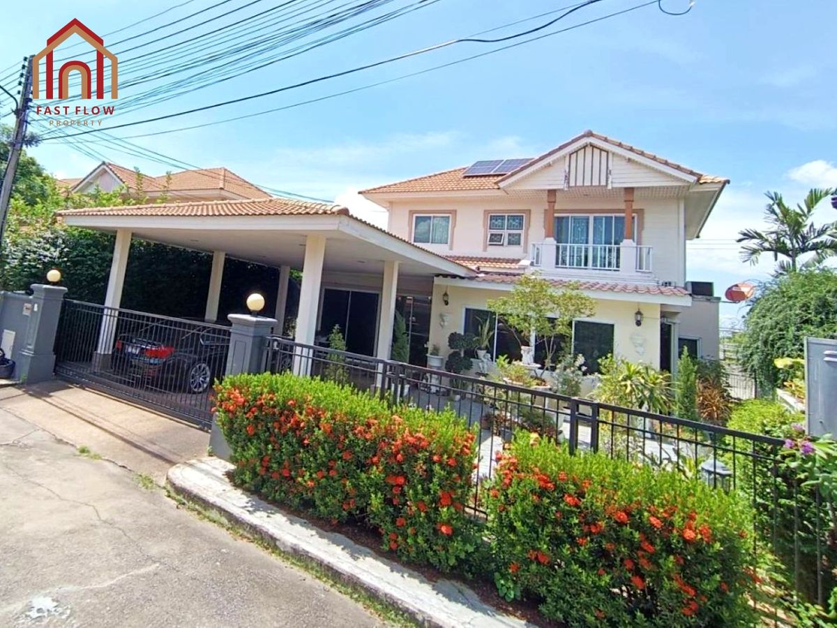 ขายบ้านปทุมธานี รังสิต ธรรมศาสตร์ : ขาย บ้านเดี่ยว มณีรินทร์ เลค แอนด์ พาร์ค ถนน 345 ราชพฤกษ์-ติวานนท์ โครงการติดถนนใหญ่ อยู่ในซอยที่ไม่มีรถวิ่งผ่าน มีความเป็นส่วนตัว หลังบ้านวิวสวนและคลองธรรมชาติ หน้าบ้านไม่ชนกับใคร SU