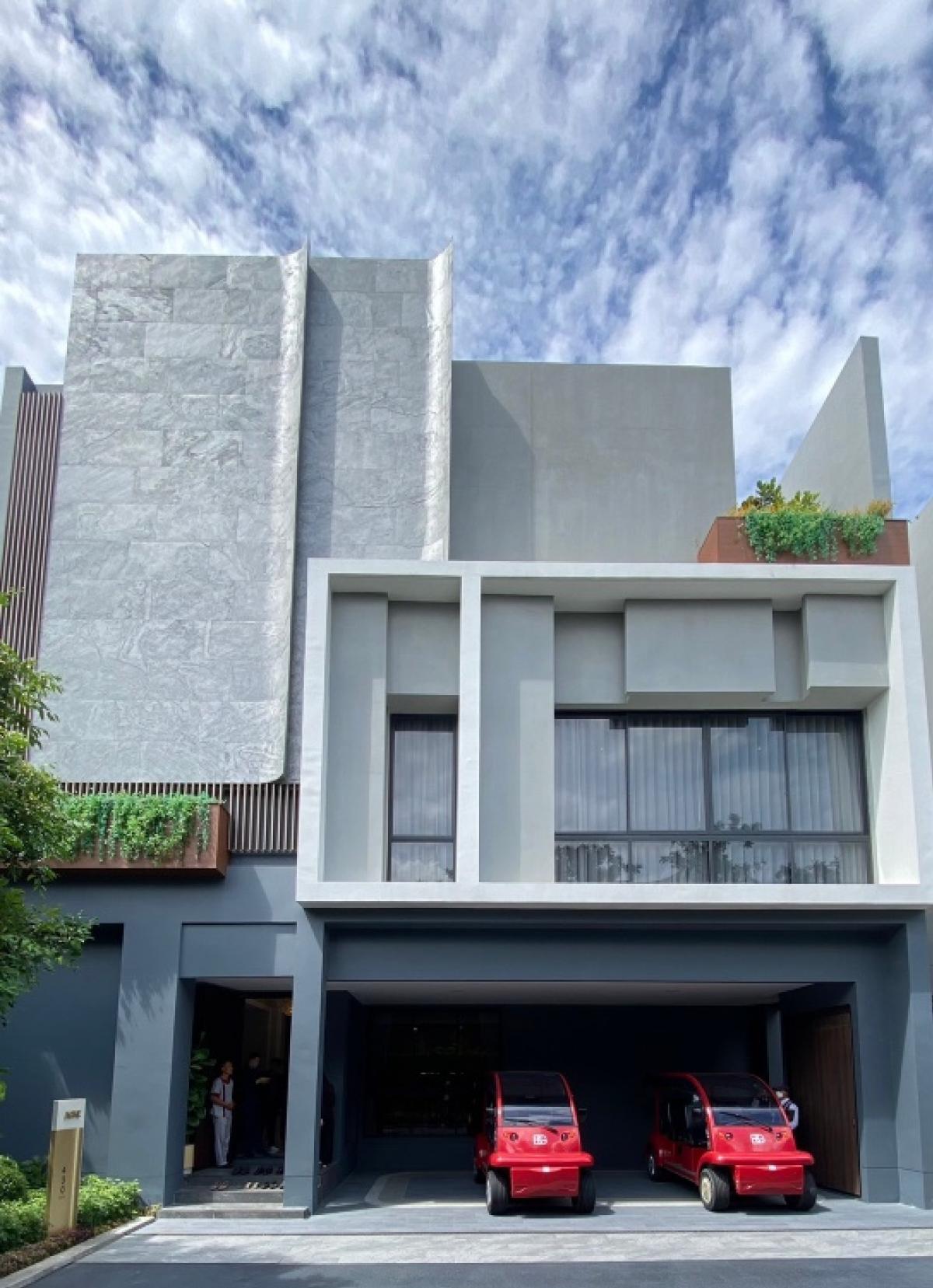 ขายบ้านพัฒนาการ ศรีนครินทร์ : ขายบ้านเดี่ยว 𝐁𝐮𝐠𝐚𝐚𝐧 กรุงเทพกรีฑา 430 ตร.ม. | 4 ห้องนอน 5 ห้องน้ำ 3 ที่จอด  นัดชมโครงการ 065-6956939 (ลูกเกด)