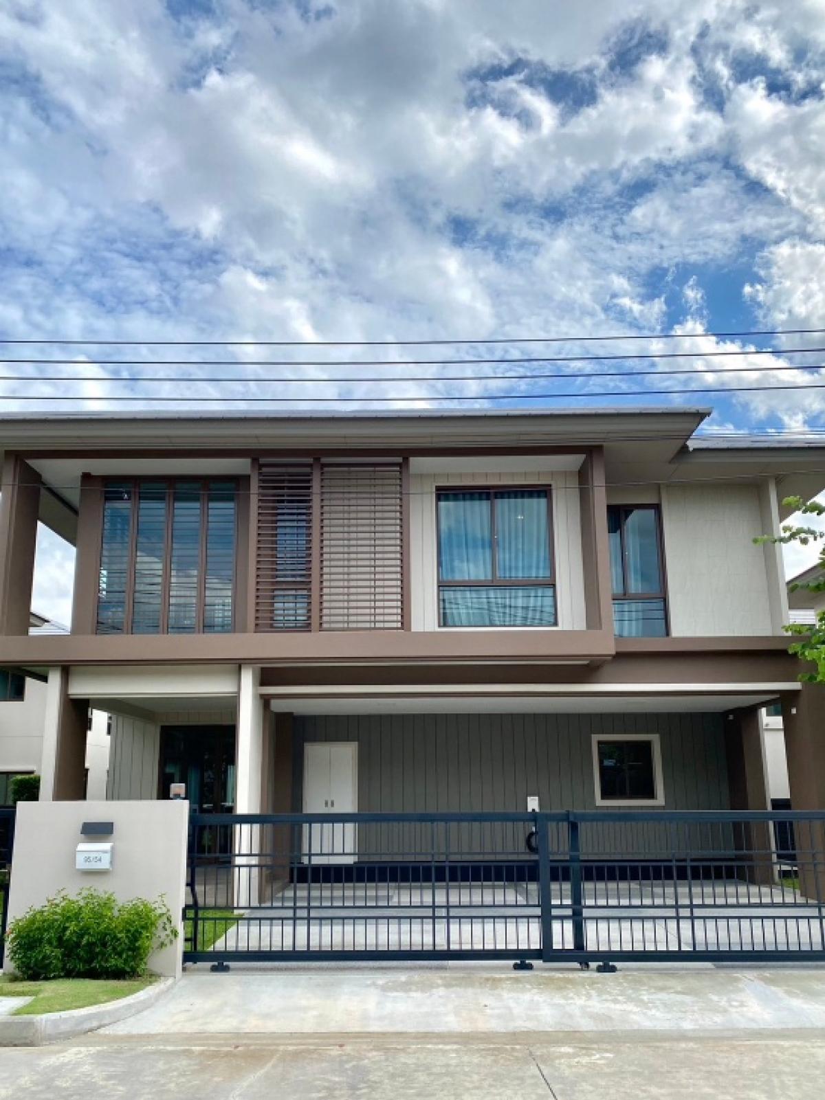 For SaleHousePattanakan, Srinakarin : BUMASSIRI Krungthep Kreetha 238 sq m. | 4 bedrooms, 4 bathrooms, 2 parking spaces, make an appointment to view the project 083-0456540 (Lukket)