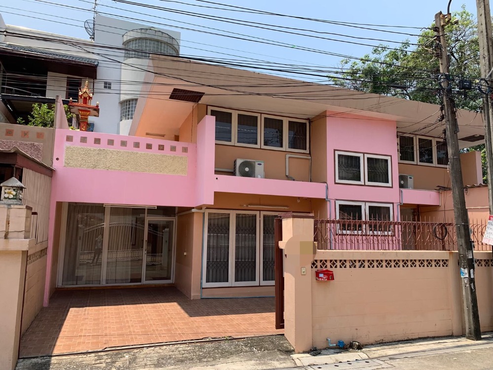 ให้เช่าบ้านลาดพร้าว เซ็นทรัลลาดพร้าว : ให้เช่าบ้านเดี่ยว2ชั้น ติดMRTห้าแยกลาดพร้าว แอร์5เครื่องเฟอร์ไม่มี มี5นอน2น้ำ ราคาเช่าเดือนละ42,000บาท[จดทะเบียนบริษัทได้]