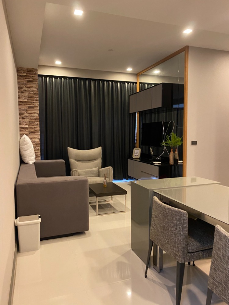 ให้เช่าคอนโดสีลม ศาลาแดง บางรัก : 🏢 Condo For Rent : M Silom 2 bed  (Pet Friendly)