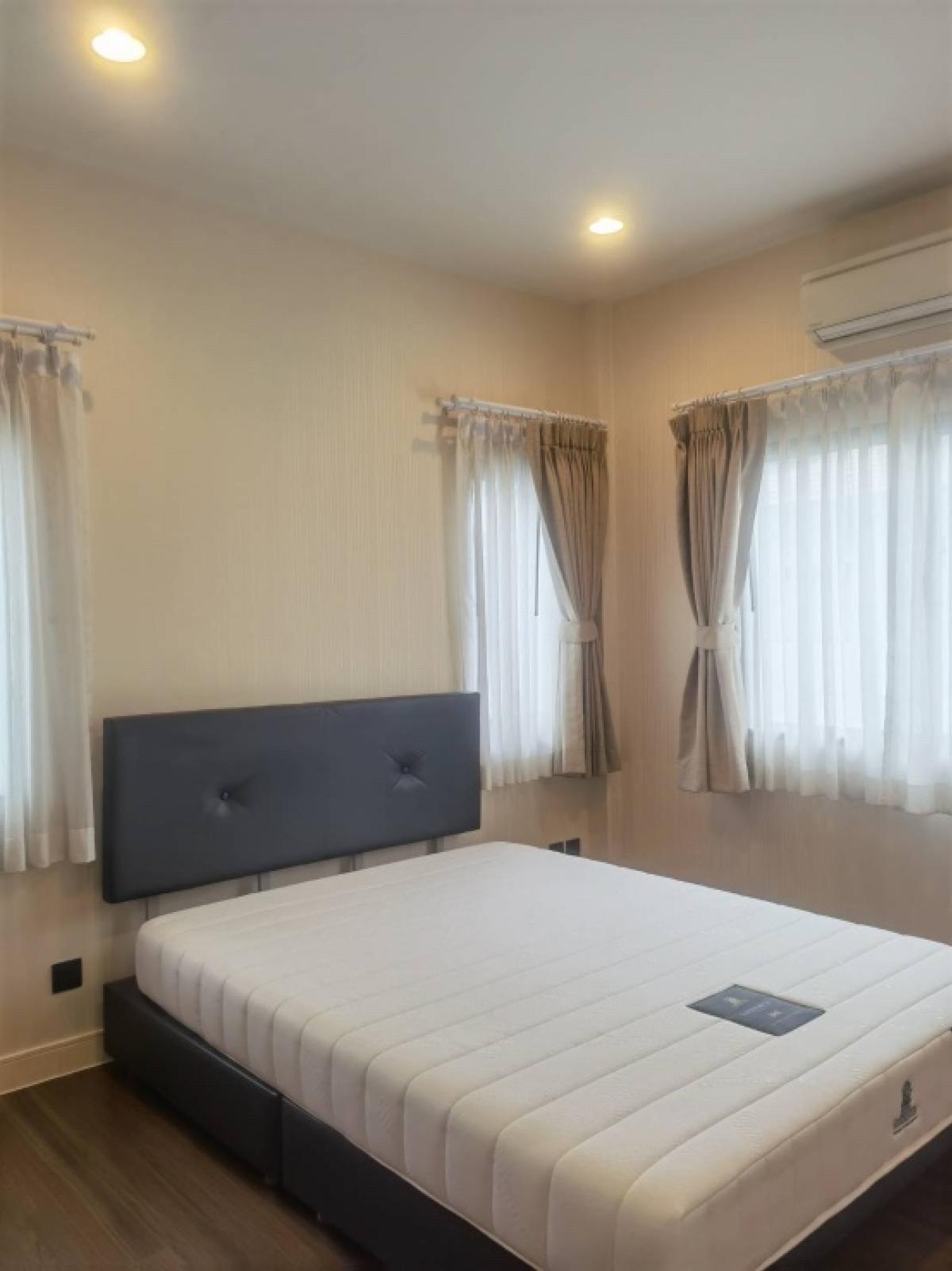For RentHousePattanakan, Srinakarin : 📢👇 Living in good compound and good security at Setthasiri Krungthep Kreetha 1, near Brighton College International School, Wellington College International School Setthasiri Krungthep Kreetha