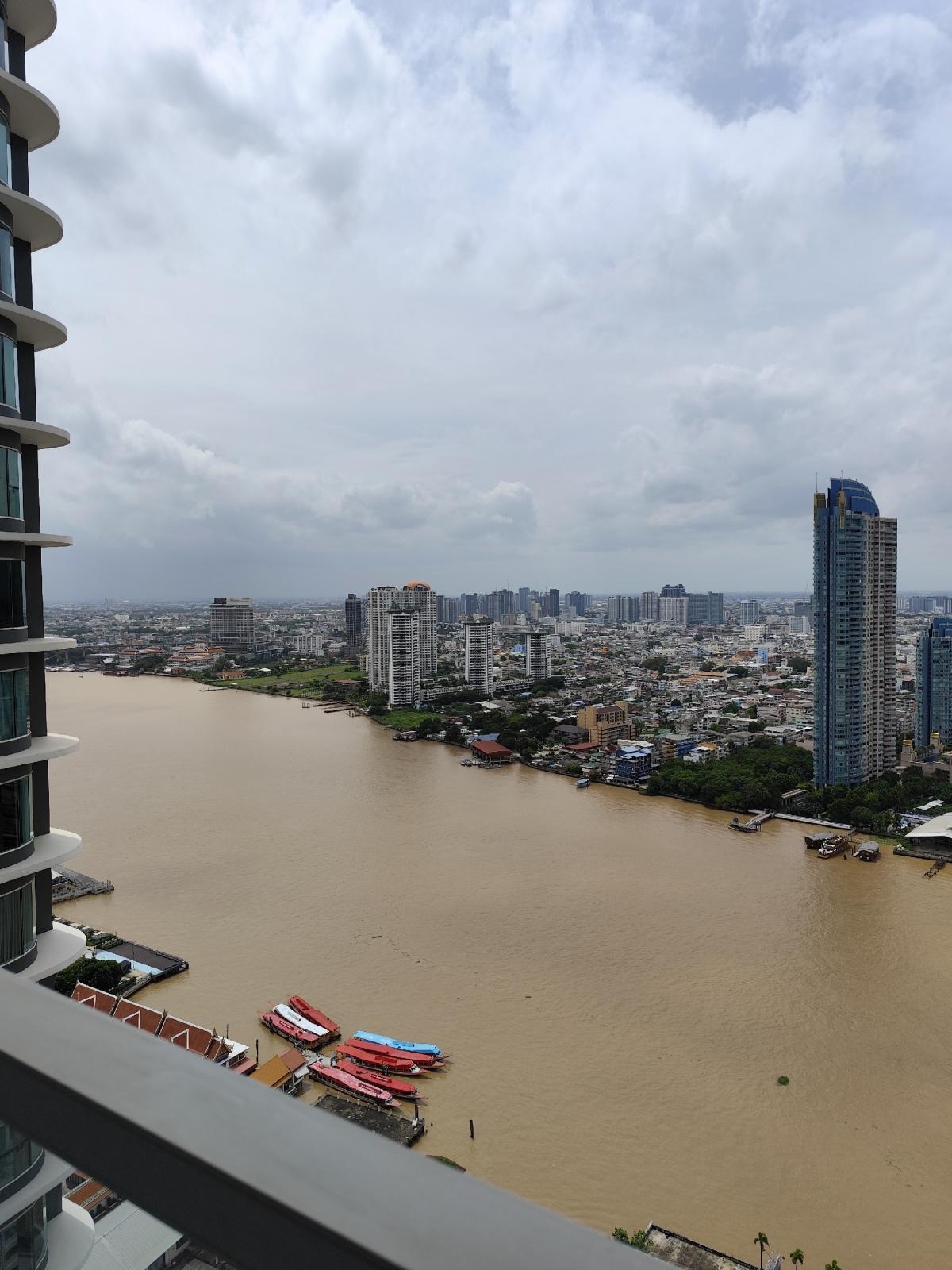 ขายคอนโดสาทร นราธิวาส : For sale Maenam residence 1 bedroom 48 sqm selling price 9.0mb rainy 0818895470 line and tel