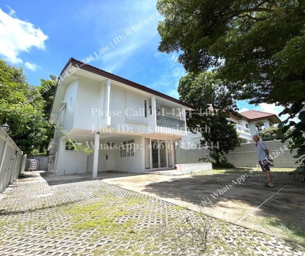 For RentHome OfficeKasetsart, Ratchayothin : For rent: Home office, single house, Soi Phahonyothin 40, near BTS Kasetsart Station, 650 meters, parking for many cars, can register a company