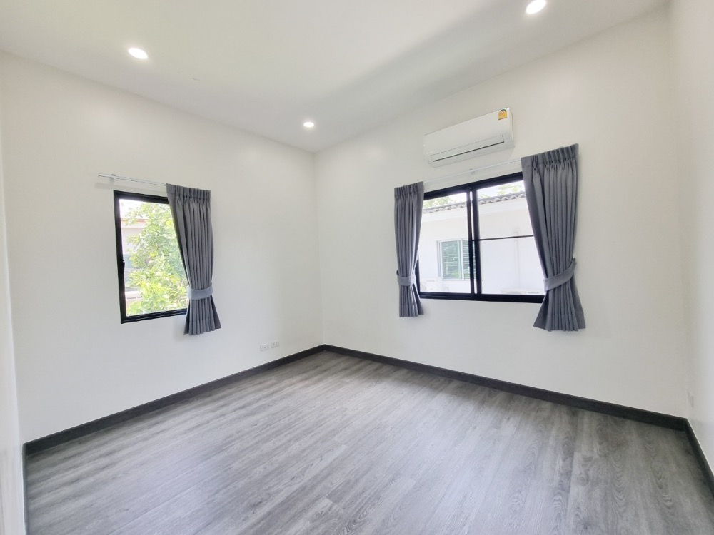 For SaleHouseLadkrabang, Suwannaphum Airport : K-5941 Urgent sale! Twin house, Pruksa WE/2 On Nut Rama 9, corner house, near Airport Link