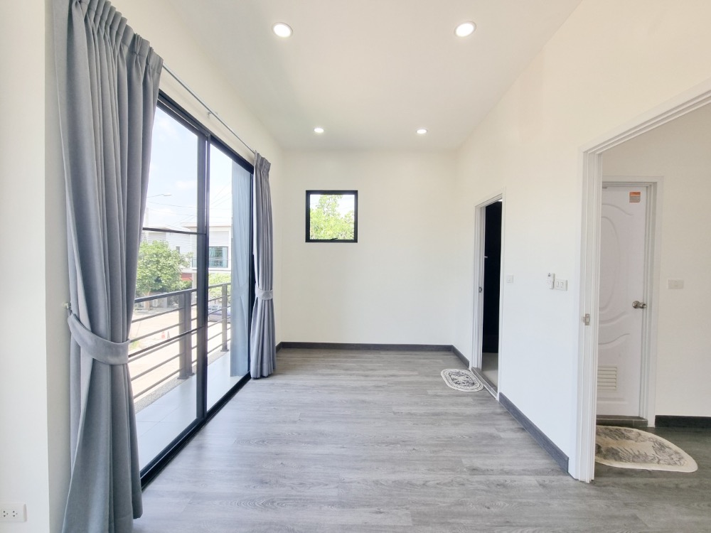 For SaleHouseLadkrabang, Suwannaphum Airport : K-5941 Urgent sale! Twin house, Pruksa WE/2 On Nut Rama 9, corner house, near Airport Link