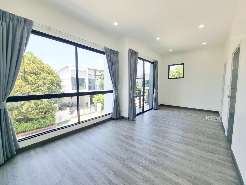 For SaleHouseLadkrabang, Suwannaphum Airport : K-5941 Urgent sale! Twin house, Pruksa WE/2 On Nut Rama 9, corner house, near Airport Link