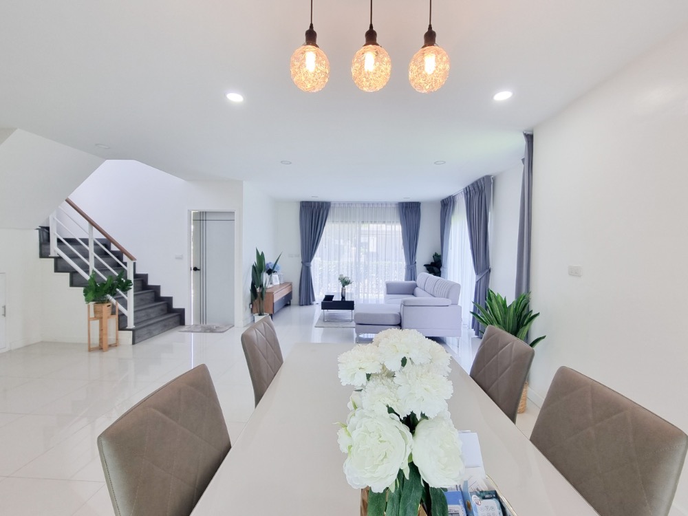 For SaleHouseLadkrabang, Suwannaphum Airport : K-5941 Urgent sale! Twin house, Pruksa WE/2 On Nut Rama 9, corner house, near Airport Link