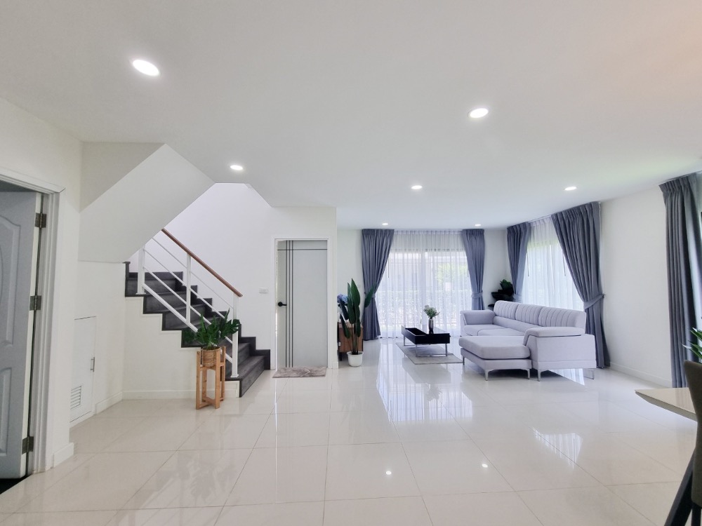 For SaleHouseLadkrabang, Suwannaphum Airport : K-5941 Urgent sale! Twin house, Pruksa WE/2 On Nut Rama 9, corner house, near Airport Link