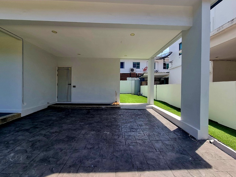 For SaleHouseLadkrabang, Suwannaphum Airport : K-5941 Urgent sale! Twin house, Pruksa WE/2 On Nut Rama 9, corner house, near Airport Link