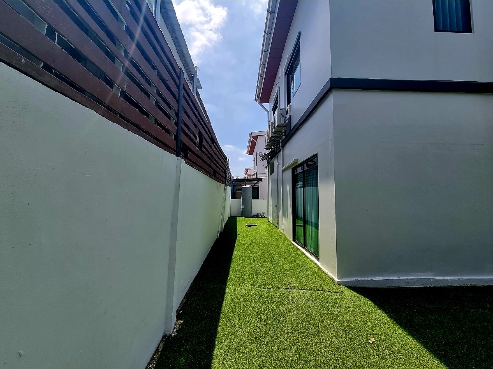 For SaleHouseLadkrabang, Suwannaphum Airport : K-5941 Urgent sale! Twin house, Pruksa WE/2 On Nut Rama 9, corner house, near Airport Link