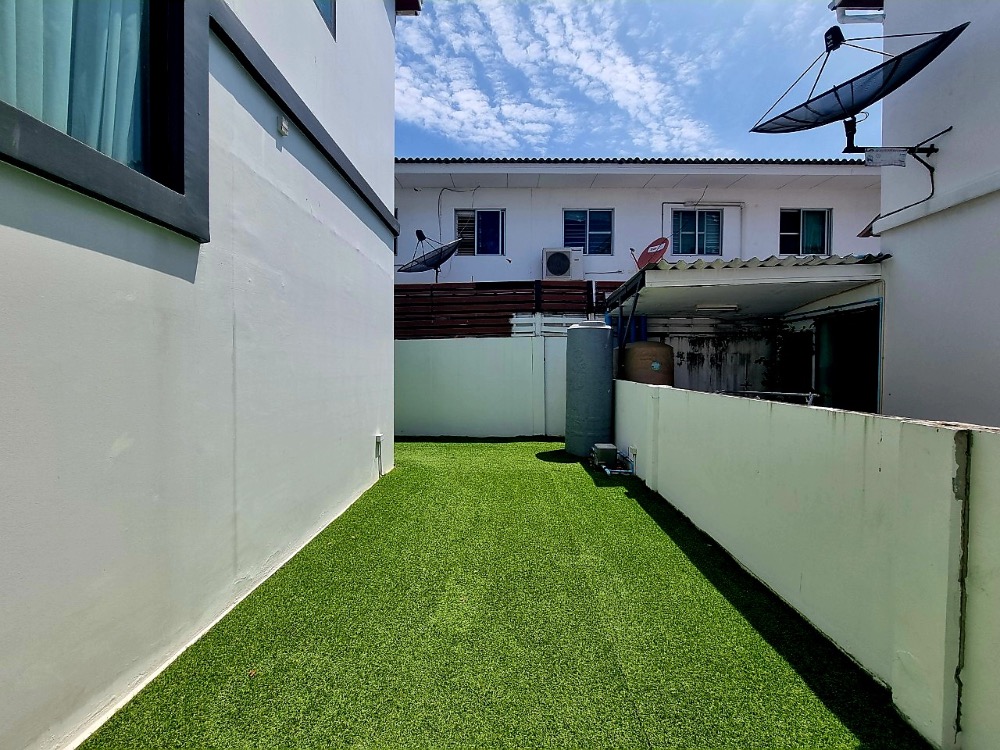 For SaleHouseLadkrabang, Suwannaphum Airport : K-5941 Urgent sale! Twin house, Pruksa WE/2 On Nut Rama 9, corner house, near Airport Link