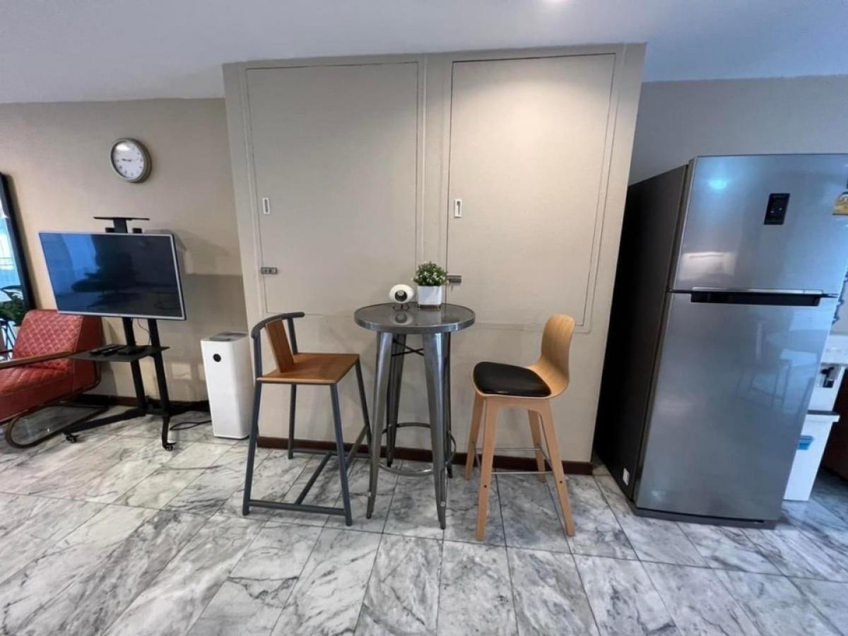 ขายทาวน์โฮมพัฒนาการ ศรีนครินทร์ : 📢👇 Baan Green Town, 5 storey townhouse, rent period at least 2 years, pet not allowed, pool view, fully furnished, ready to move in