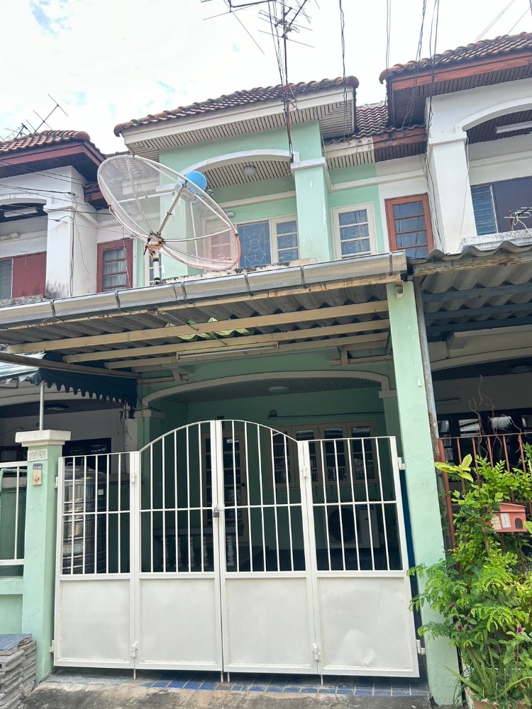 For RentTownhomeOnnut, Udomsuk : Townhouse for rent, Baan Pailin, On Nut Road 16, 3 air conditioners, some furniture, 2 bedrooms, 2 bathrooms, rental price 18,000 baht per month