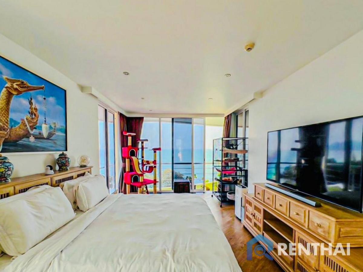 Luxurious 3bed Condo in Pattayas Pure Sunset Beach Loading...