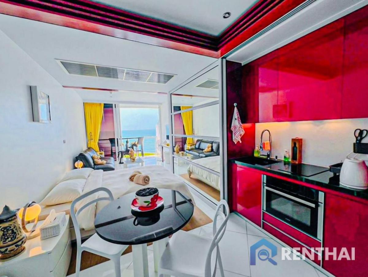 Luxurious 3bed Condo in Pattayas Pure Sunset Beach Loading...