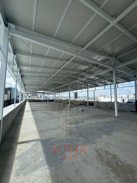 For RentShop HouseRatchadapisek, Huaikwang, Suttisan : RB090024 For rent, entire area, 5th floor, commercial building, on Ratchada Road