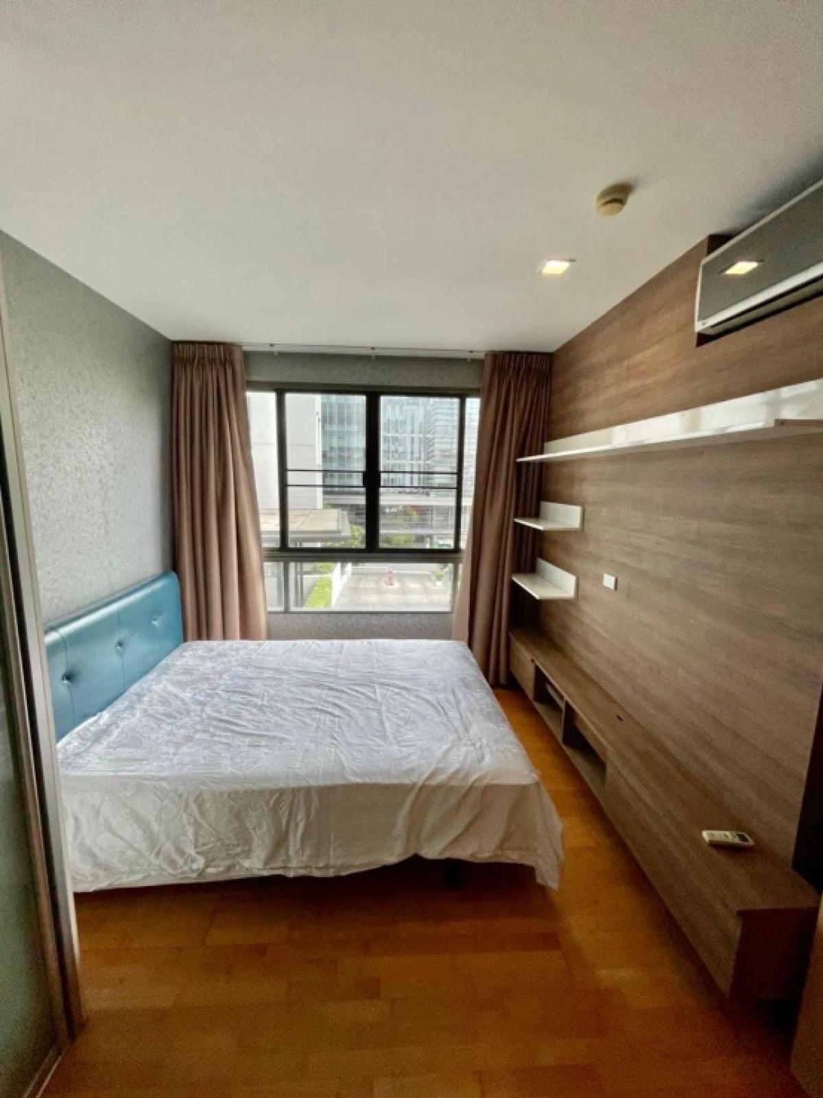 For SaleCondoSukhumvit, Asoke, Thonglor : 📢👇Sell with tenant contract til 2026
Affordable and worth for investing or living in a resident close to numerous malls, supermarkets, schools. Places near byBangkok Prep International school,  Geteway Ekamai