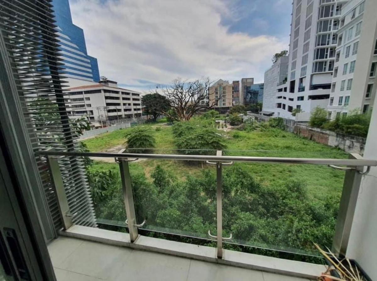 For SaleCondoSukhumvit, Asoke, Thonglor : 📢👇Sell with tenant contract til 2026
Affordable and worth for investing or living in a resident close to numerous malls, supermarkets, schools. Places near byBangkok Prep International school,  Geteway Ekamai