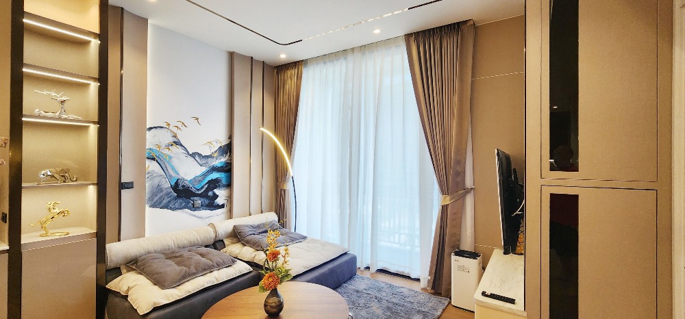 For RentCondoWitthayu, Chidlom, Langsuan, Ploenchit : 🔥For urgent rent 🔥 Condo Muniq Langsuan Super Luxury condo, 2 bedrooms, size 96 sq m., 9th floor, beautifully decorated, ready to move in, near BTS Ratchadamri