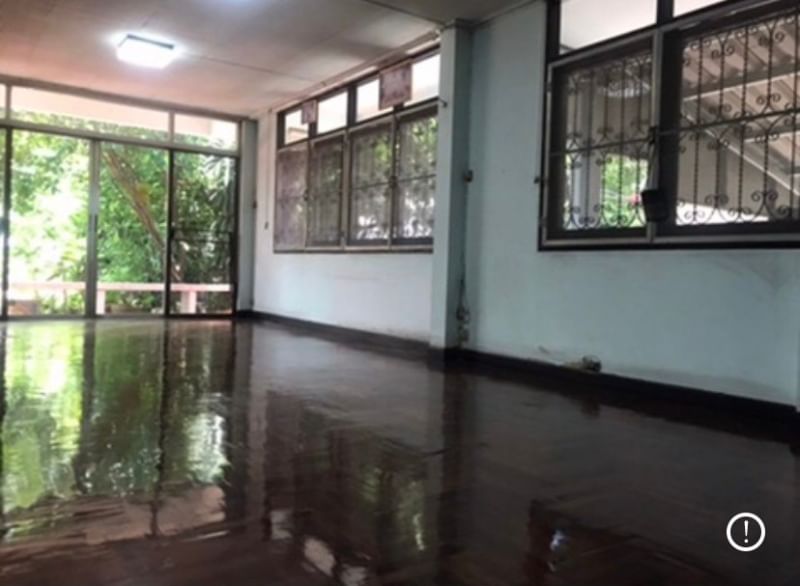 ขายที่ดินรัชดา ห้วยขวาง : ขายที่ดินพร้อมสิ่งปลูกสร้างขนาด 217 ตรว. แปลงมุม รัชดา-สุทธิสาร ซอยจิ๊ปดำริห์ ใกล้แหล่งธุรกิจหลายทำเล อารีย์ พหลโยธิน รัชดา และห้วยขวาง