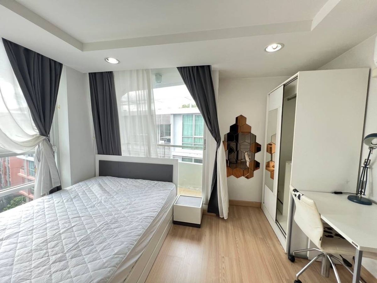 For RentCondoRatchadapisek, Huaikwang, Suttisan : 🏢 Condo for rent: The Kris 5, Soi Ratchada 17, near MRT Sutthisan