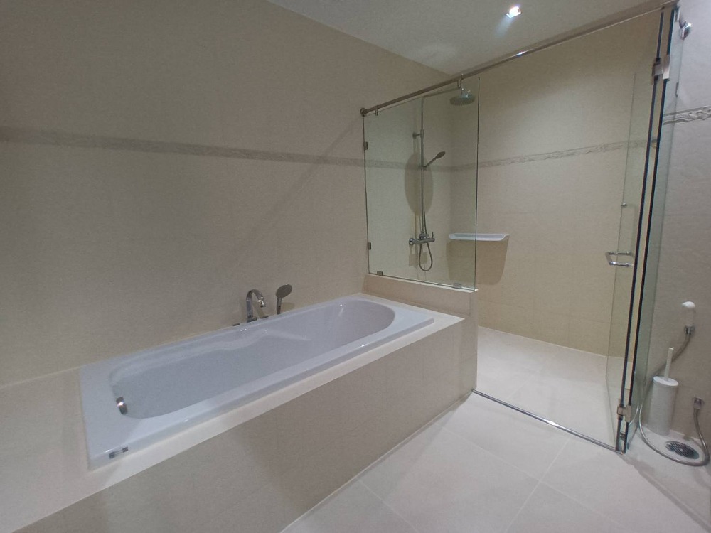 For RentCondoSukhumvit, Asoke, Thonglor : The Madison Sukhumvit 41, Pet-Friendly 2 Beds 80,000 per moonth