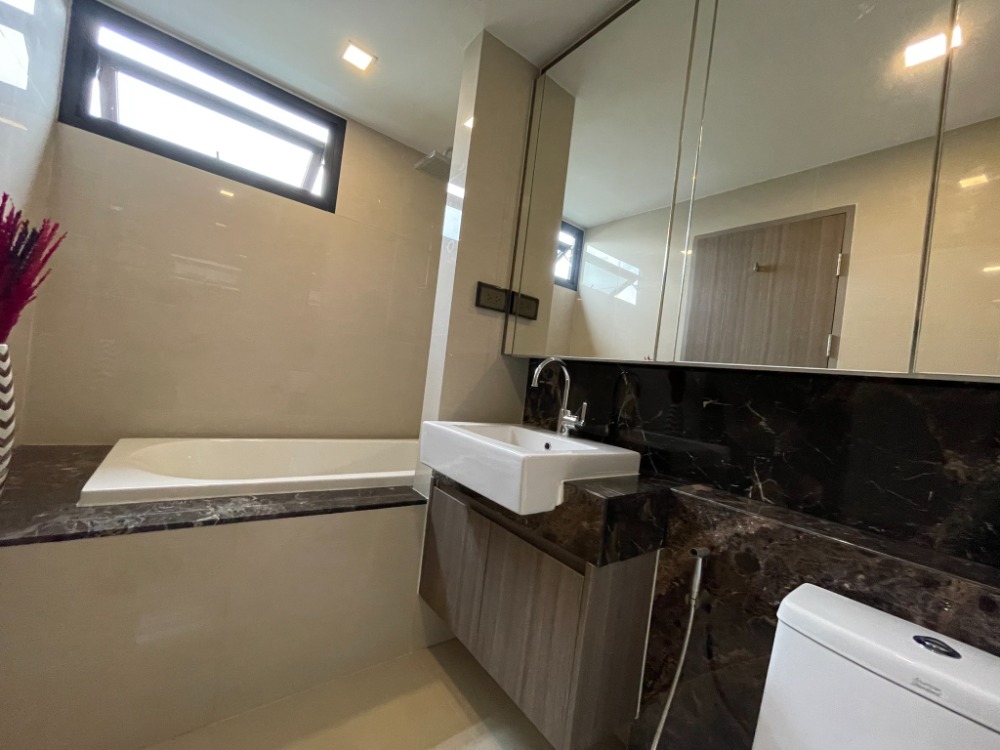 For RentCondoSukhumvit, Asoke, Thonglor : Art Thonglor 25 Cat-Friendly Corner Unit 45,000 THB per month