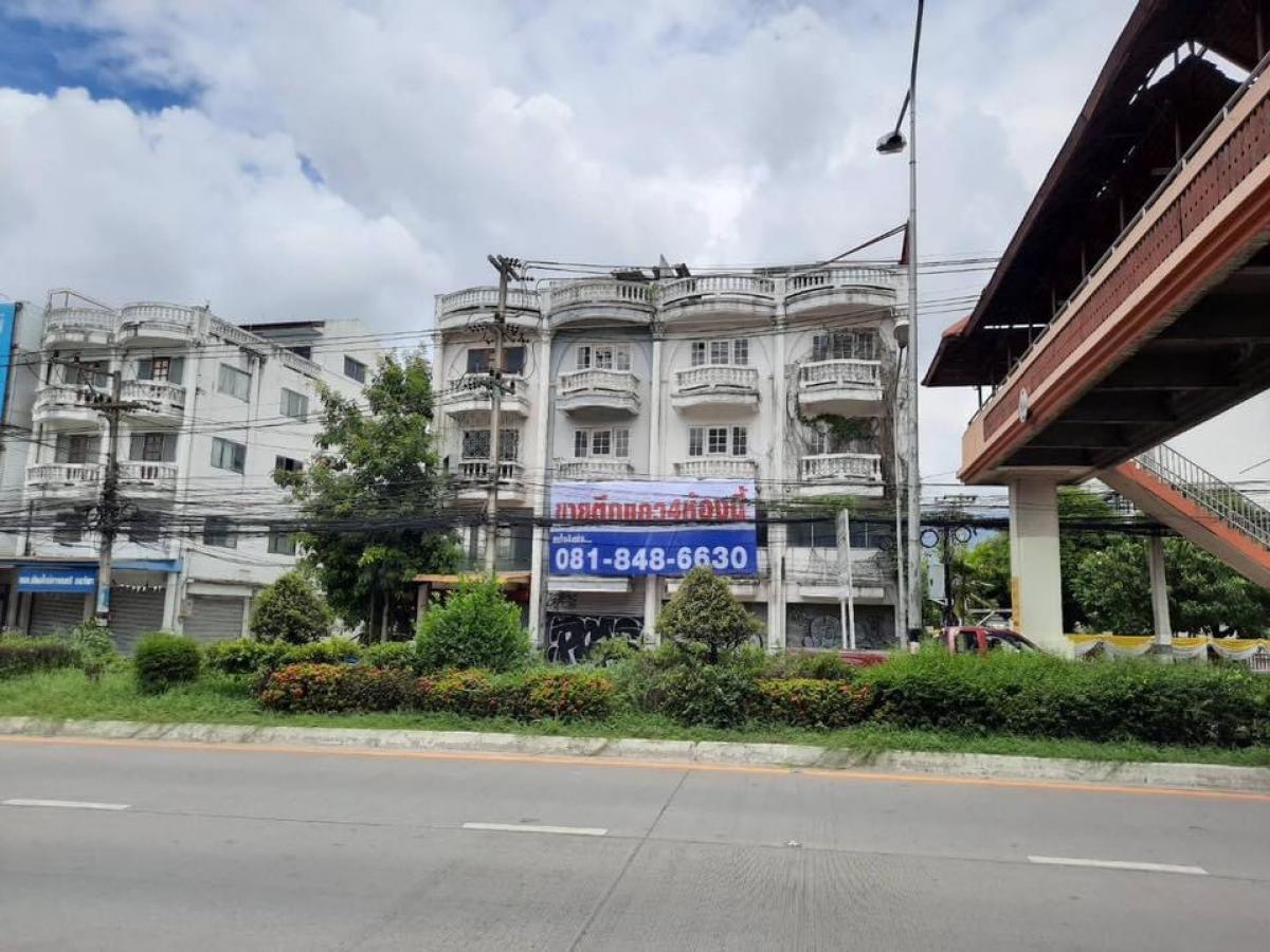 For SaleTownhomeChiang Mai : For sale: Townhouse, Chiang Mai, 4 rooms next to each other