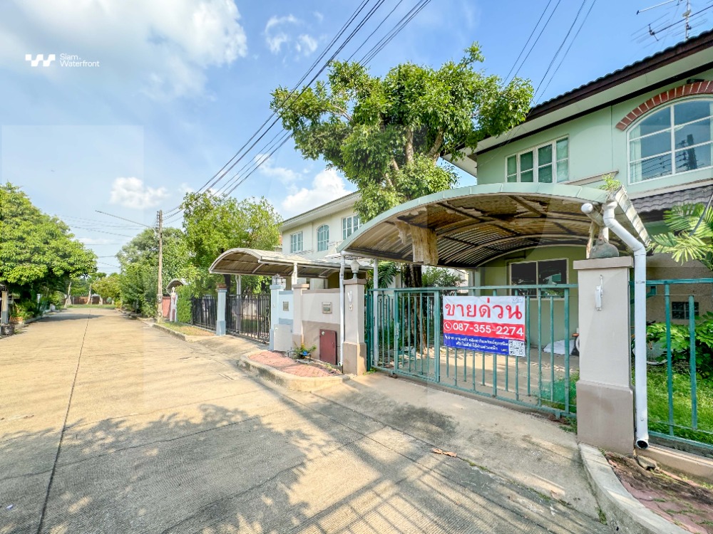For SaleHousePathum Thani,Rangsit, Thammasat : 🔥For Sale🔥2-storey detached house with land, Parichat Village 345, Bang Khu Wat, 63 square wah, Soi C2, corner house, near the village entrance, 3 bedrooms/2 bathrooms, Bang Khu Wat, Mueang Pathum Thani, Pathum Thani