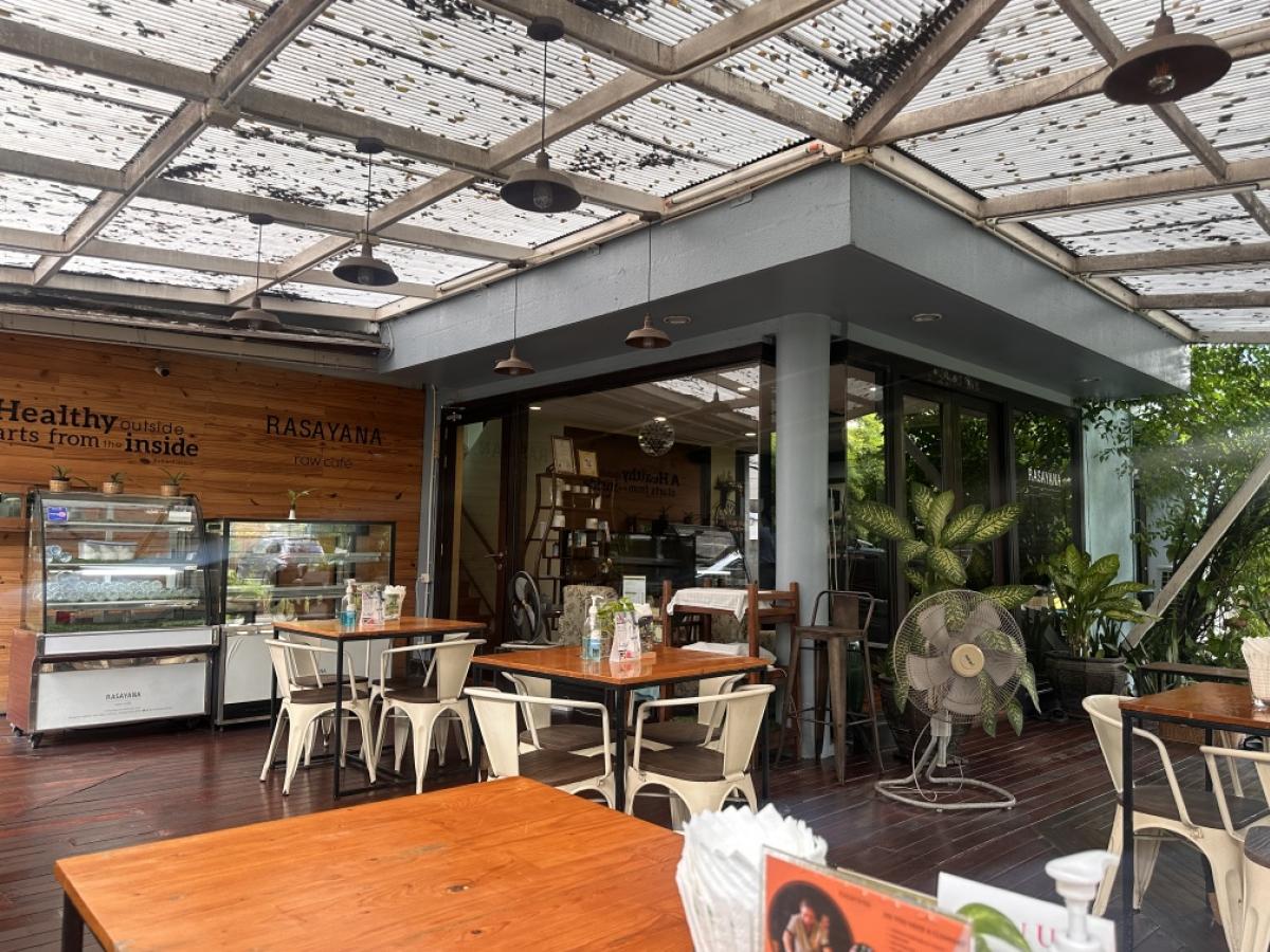 For SaleHome OfficeSukhumvit, Asoke, Thonglor : Land for sale with 3-storey building, Sukhumvit 39, area 135 square wah