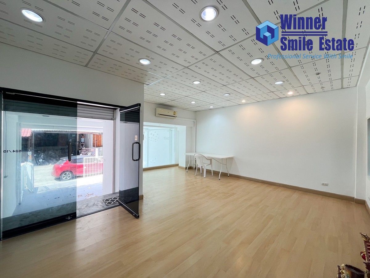 For SaleHome OfficeRama9, Petchburi, RCA : 3 -storey home office for sale in the area of ​​280 sq.m., Rama 9 Soi 19 (the same alley as Rama 9 Temple), near Rama 9 - Ratchada 
 
