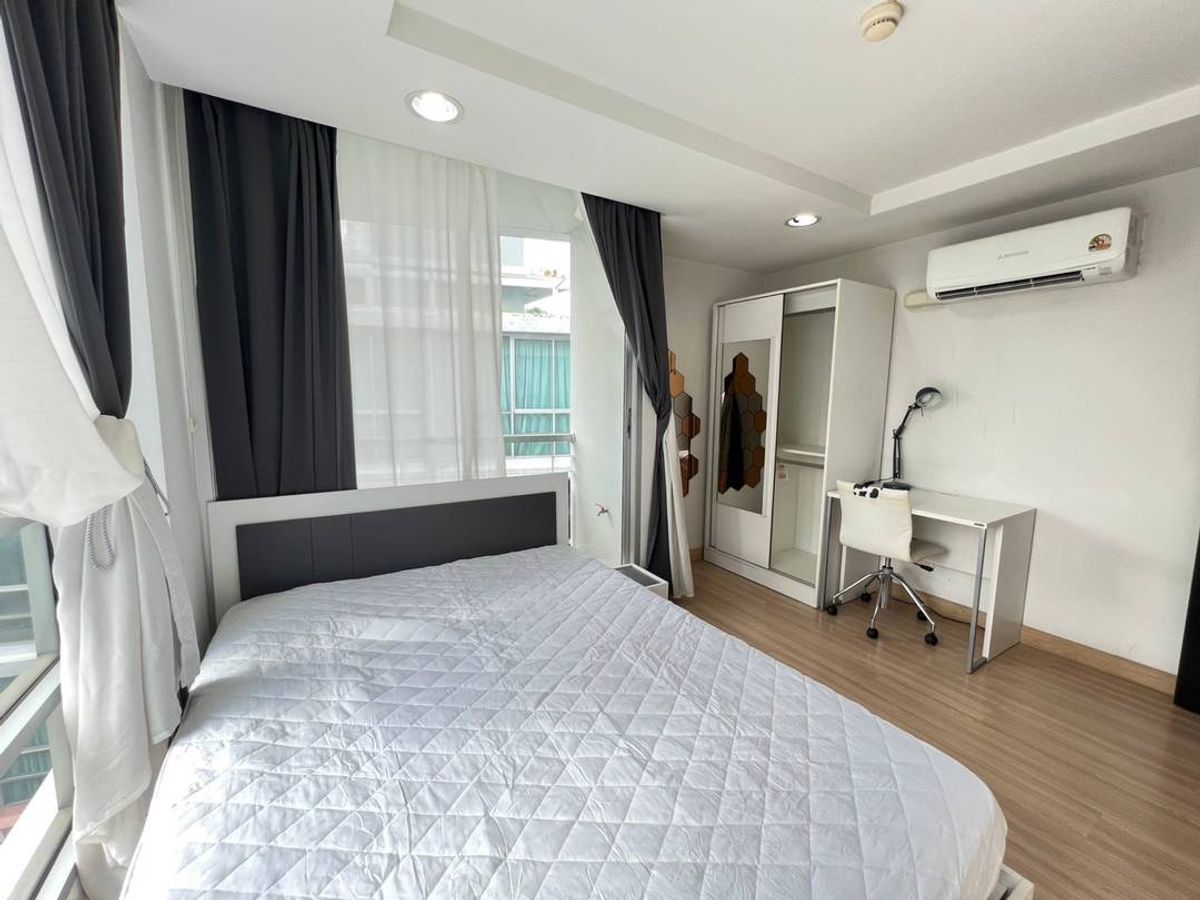 For RentCondoRatchadapisek, Huaikwang, Suttisan : 🏢 Condo for rent: The Kris 5, Soi Ratchada 17, near MRT Sutthisan