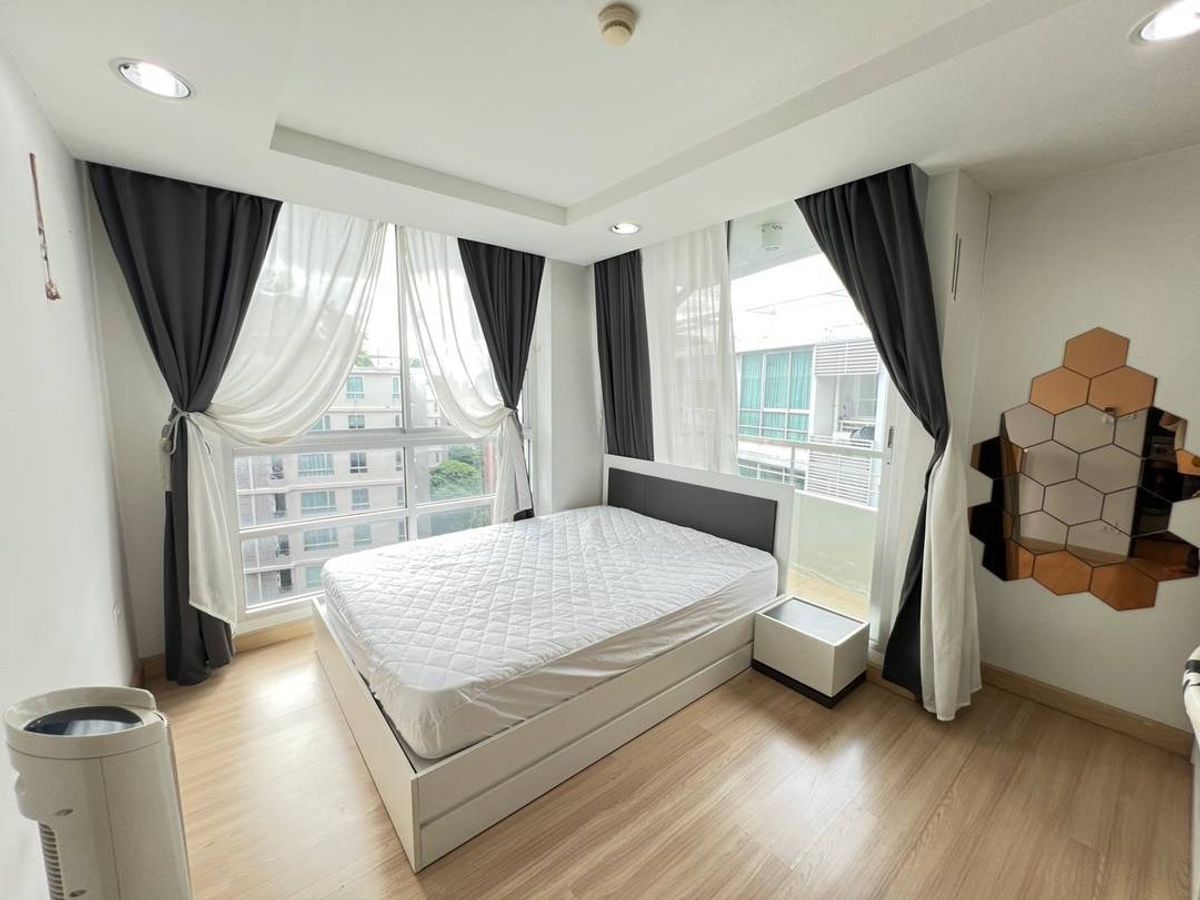 For RentCondoRatchadapisek, Huaikwang, Suttisan : 🏢 Condo for rent: The Kris 5, Soi Ratchada 17, near MRT Sutthisan
