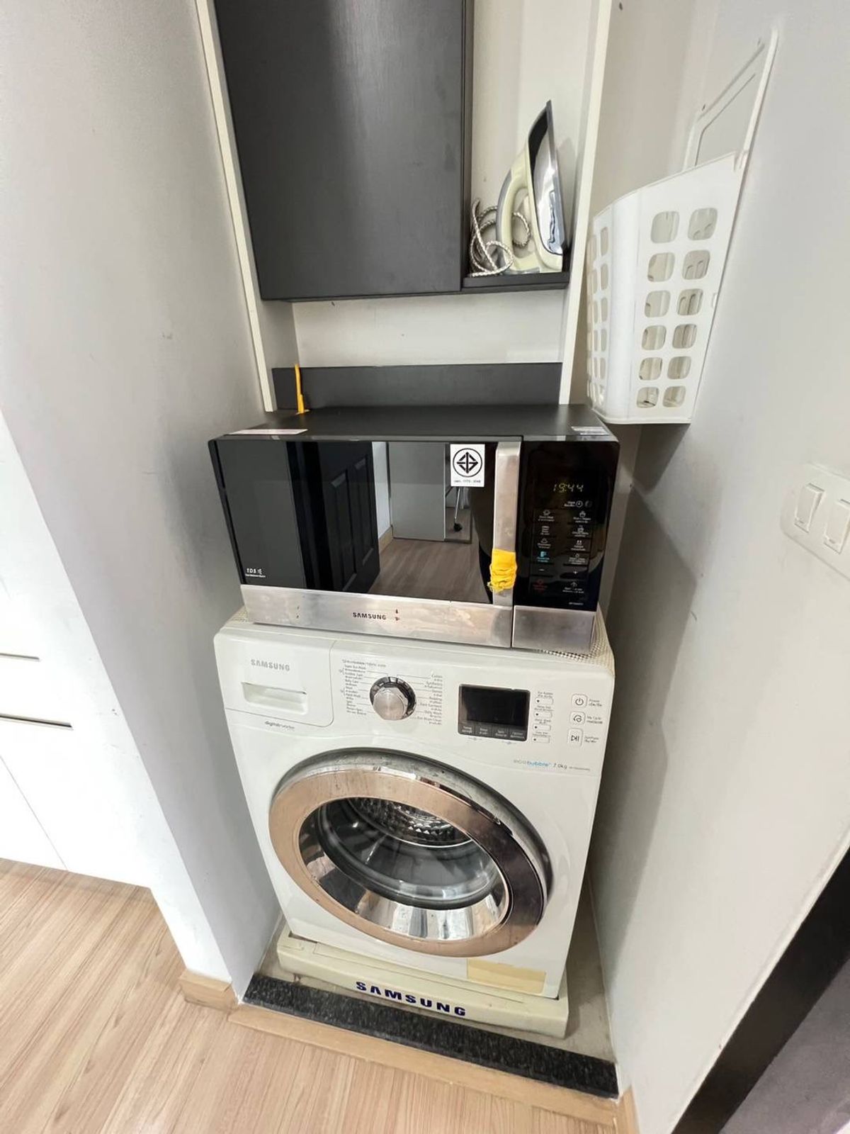 For RentCondoRatchadapisek, Huaikwang, Suttisan : 🏢 Condo for rent: The Kris 5, Soi Ratchada 17, near MRT Sutthisan