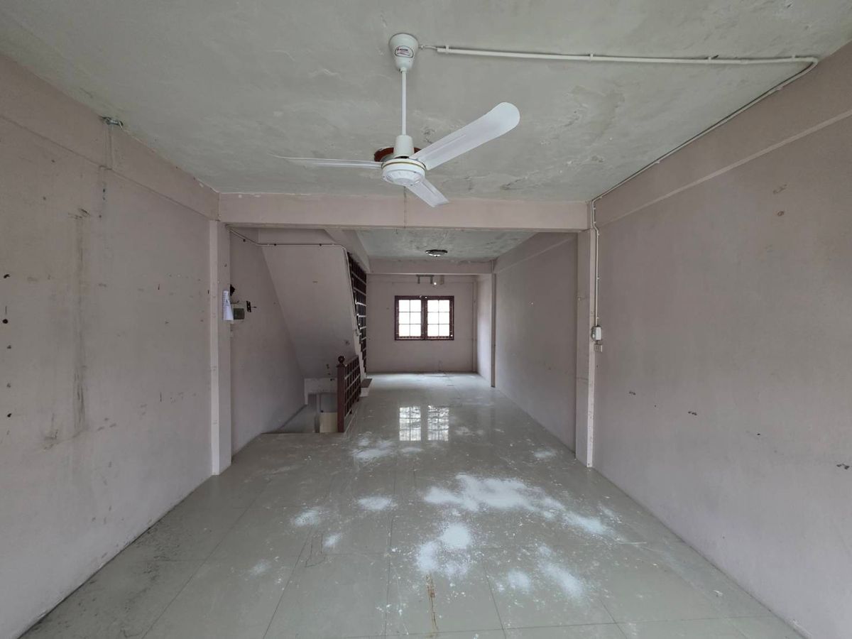 ให้เช่าอาคารพาณิชย์พัฒนาการ ศรีนครินทร์ : ให้เช่าอาคารพาณิชย์  ใกล้ รถไฟสีเหลือง ศรีแบริ่ง เพียง 2 นาที