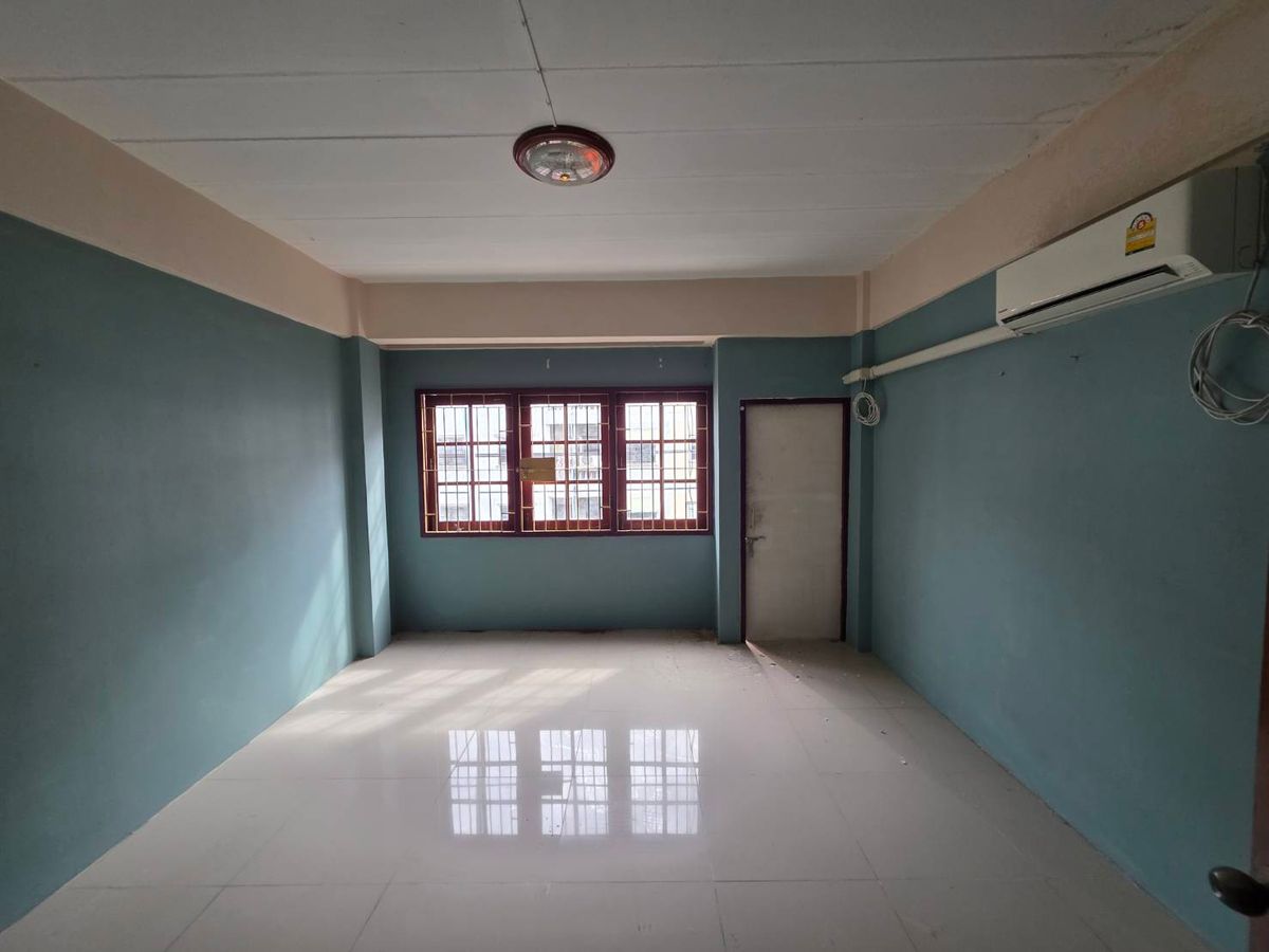 ให้เช่าอาคารพาณิชย์พัฒนาการ ศรีนครินทร์ : ให้เช่าอาคารพาณิชย์  ใกล้ รถไฟสีเหลือง ศรีแบริ่ง เพียง 2 นาที