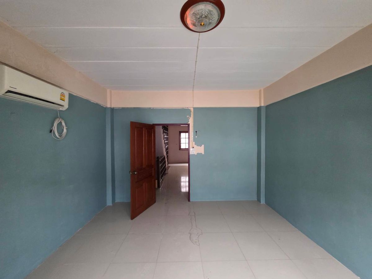 ให้เช่าอาคารพาณิชย์พัฒนาการ ศรีนครินทร์ : ให้เช่าอาคารพาณิชย์  ใกล้ รถไฟสีเหลือง ศรีแบริ่ง เพียง 2 นาที