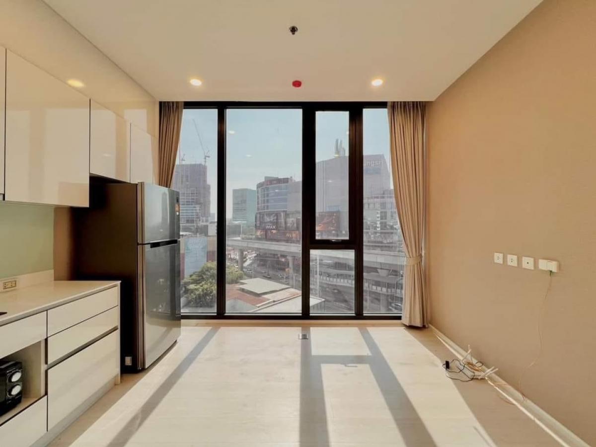 For SaleCondoKasetsart, Ratchayothin : 📢👇 SellWith tenant til April 25Reasonable, affordable, worth price for living or investing as Mazarine Ratchayothin by Grand Unity located very close next to BTS , 180-degree huge city view in the bedroom
