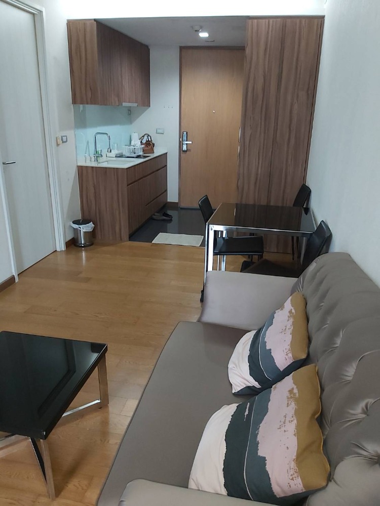 ขายคอนโดสุขุมวิท อโศก ทองหล่อ : For sale condo Via sukhumvit 31 fully furnished (S15-22174)