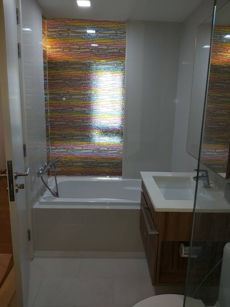 ขายคอนโดสุขุมวิท อโศก ทองหล่อ : For sale condo Via sukhumvit 31 fully furnished (S15-22174)