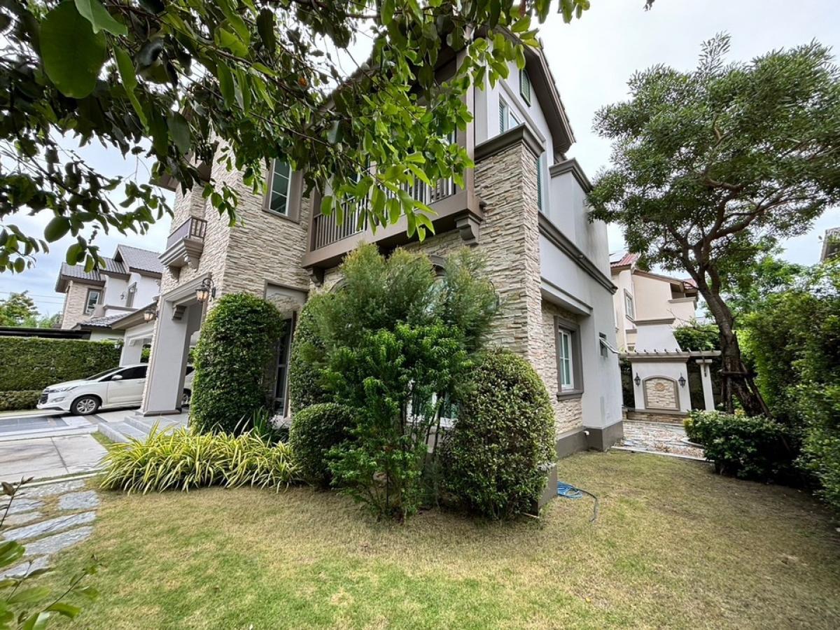 For RentHouseBangna, Bearing, Lasalle : 📢👇For rent / sale Nantawan Bangna KM 7, house in good position as infront of the garden. Near Ikea, Mega Bangna