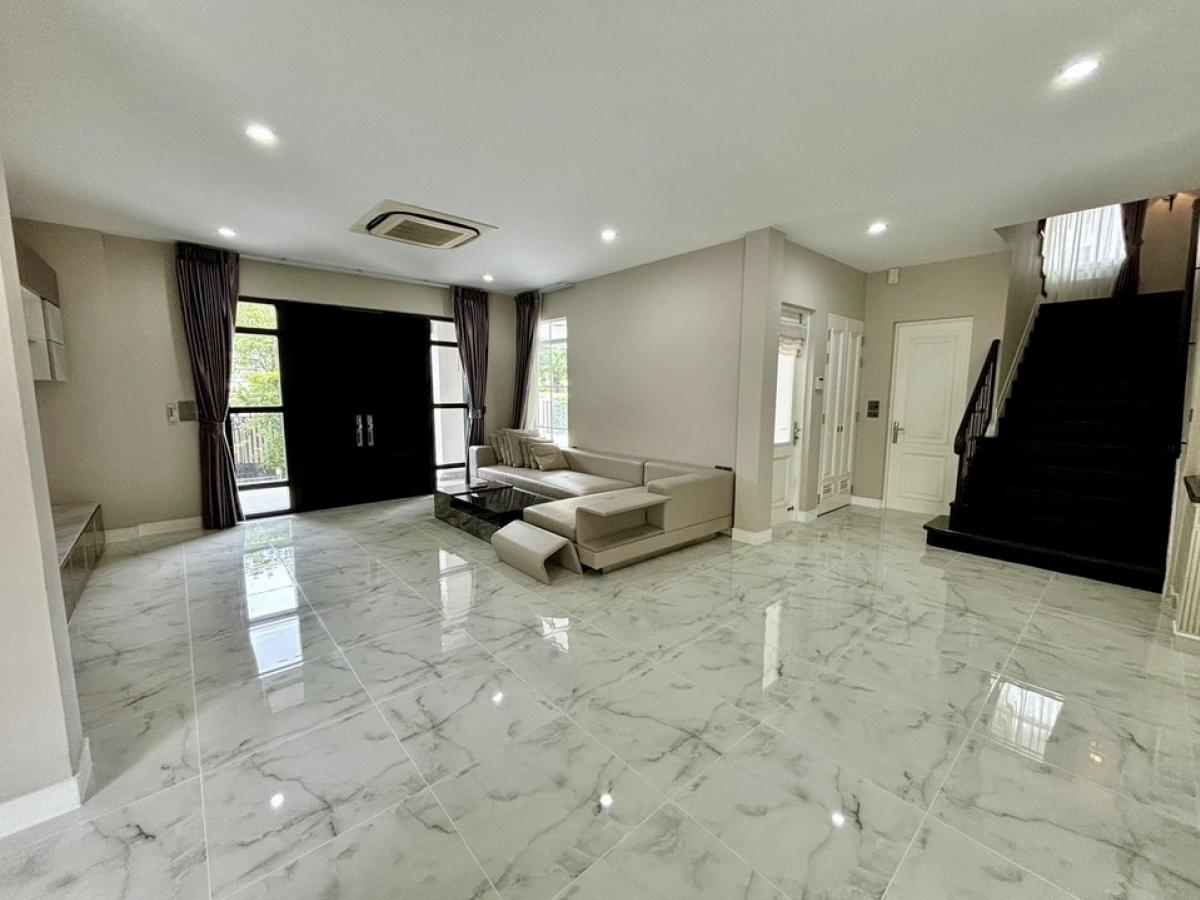 For RentHouseBangna, Bearing, Lasalle : 📢👇For rent / sale Nantawan Bangna KM 7, house in good position as infront of the garden. Near Ikea, Mega Bangna