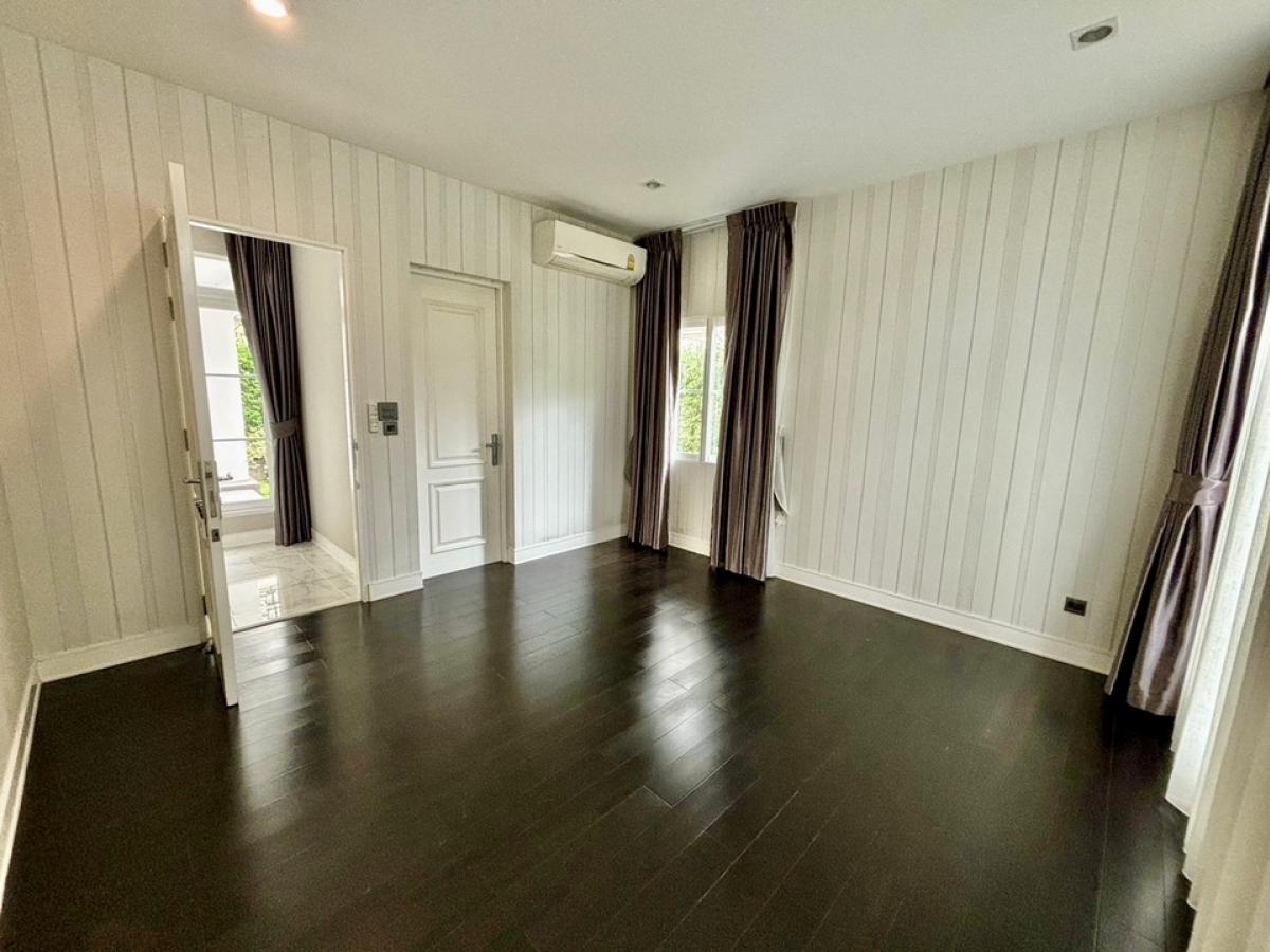 For RentHouseBangna, Bearing, Lasalle : 📢👇For rent / sale Nantawan Bangna KM 7, house in good position as infront of the garden. Near Ikea, Mega Bangna