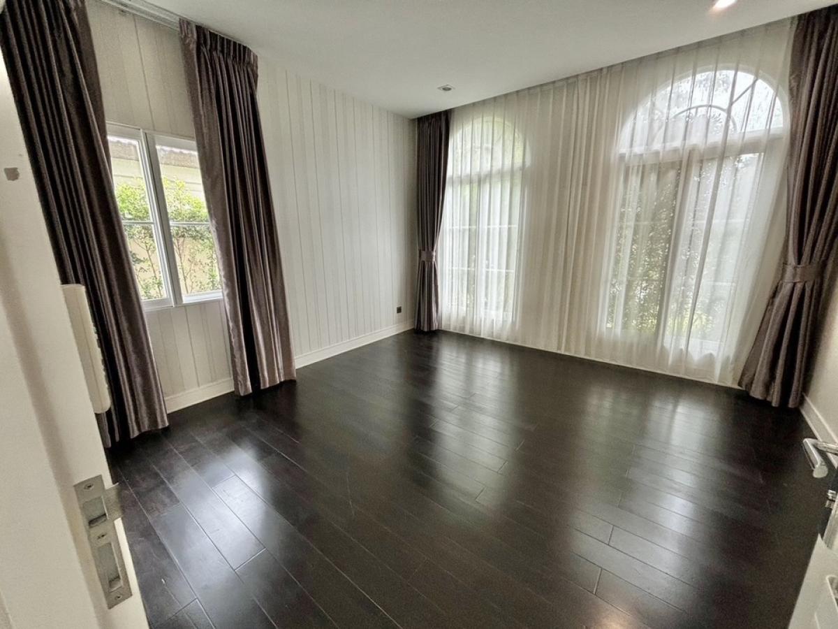 For RentHouseBangna, Bearing, Lasalle : 📢👇For rent / sale Nantawan Bangna KM 7, house in good position as infront of the garden. Near Ikea, Mega Bangna