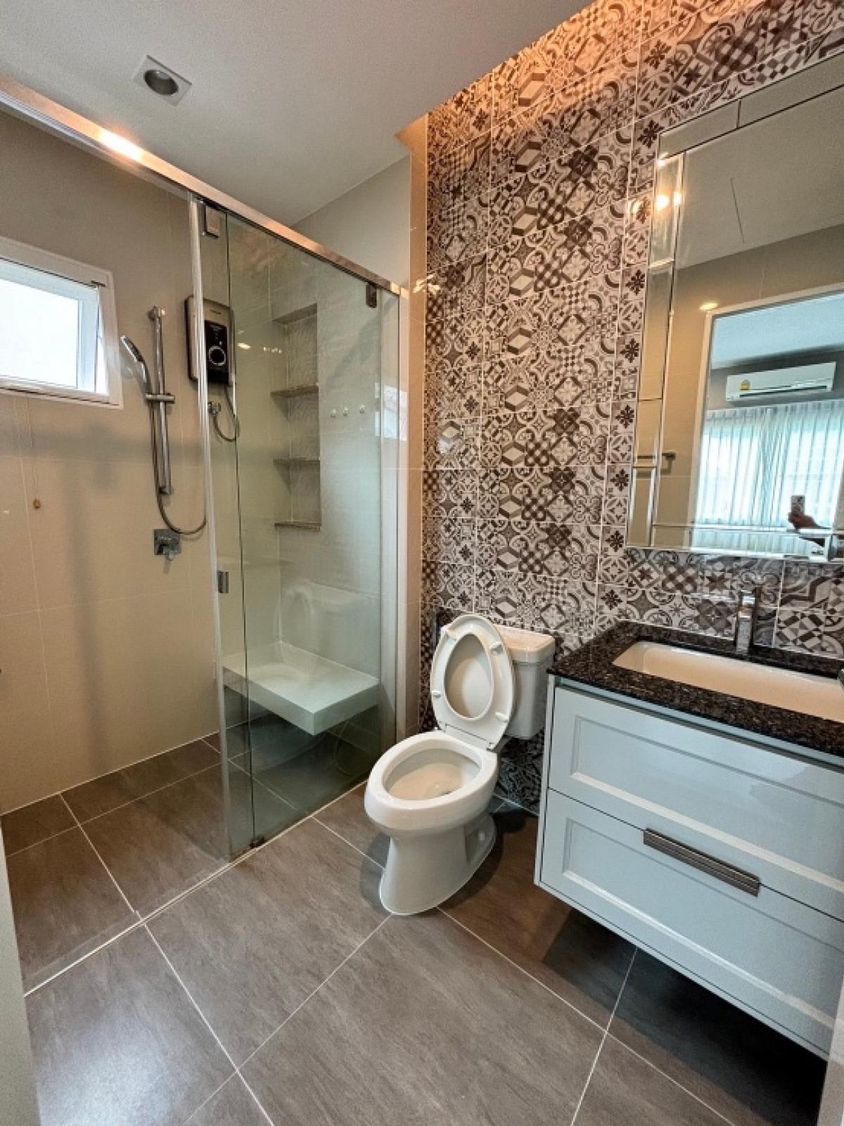 For RentHouseBangna, Bearing, Lasalle : 📢👇For rent / sale Nantawan Bangna KM 7, house in good position as infront of the garden. Near Ikea, Mega Bangna