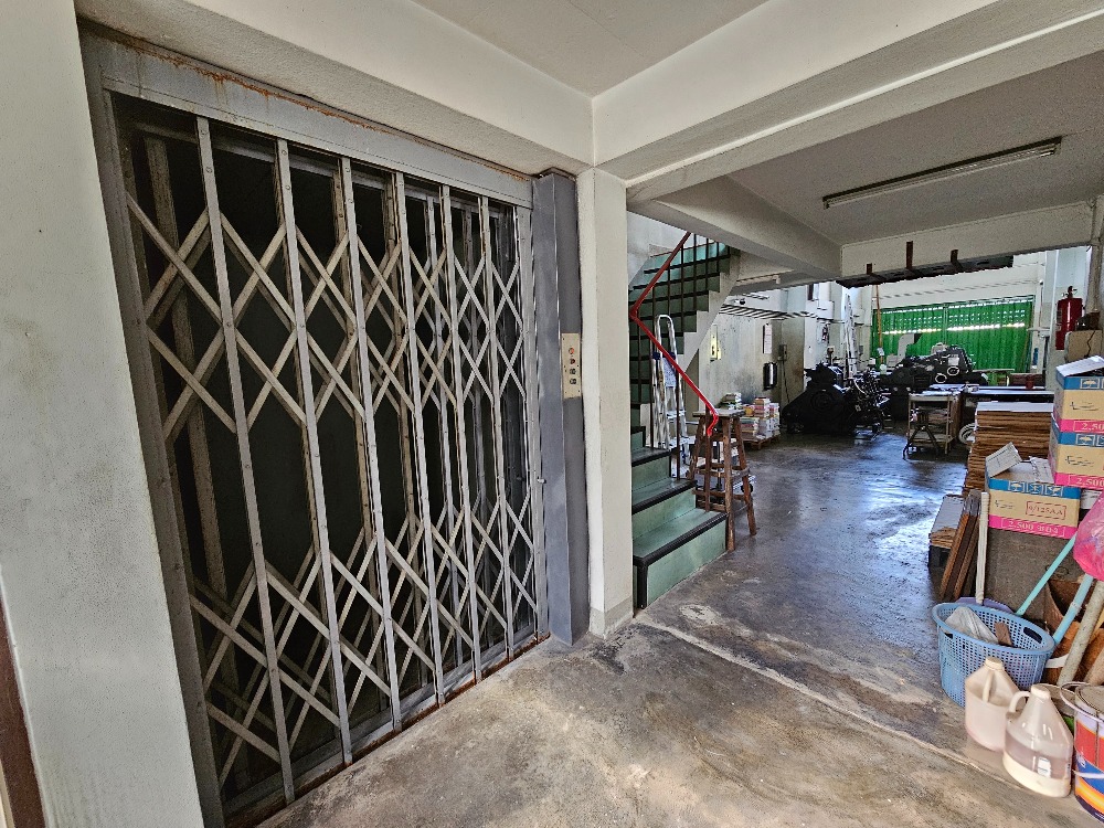 For SaleShop HouseBang kae, Phetkasem : 3-unit commercial building, Soi Petchkasem 88, 500 m. from Petchkasem Road, near Lak Song MRT Station