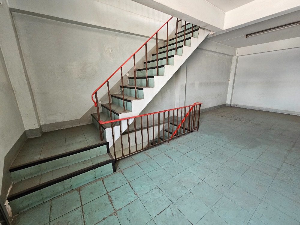 For SaleShop HouseBang kae, Phetkasem : 3-unit commercial building, Soi Petchkasem 88, 500 m. from Petchkasem Road, near Lak Song MRT Station