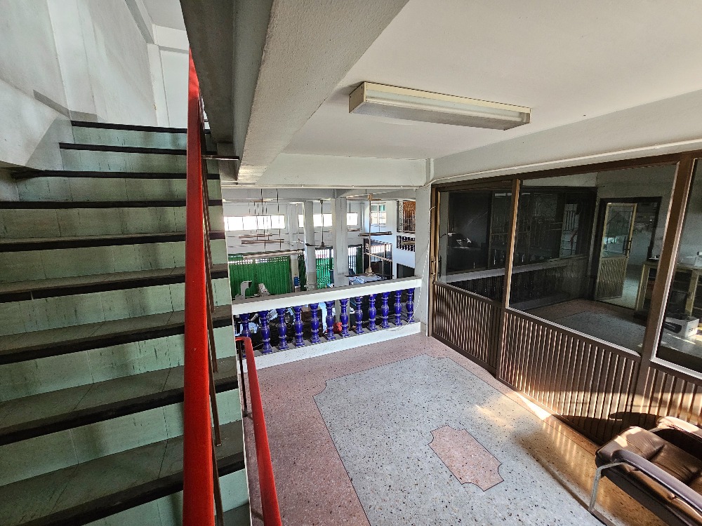 For SaleShop HouseBang kae, Phetkasem : 3-unit commercial building, Soi Petchkasem 88, 500 m. from Petchkasem Road, near Lak Song MRT Station