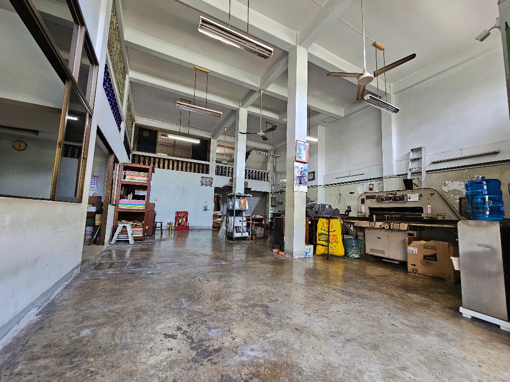 For SaleShop HouseBang kae, Phetkasem : 3-unit commercial building, Soi Petchkasem 88, 500 m. from Petchkasem Road, near Lak Song MRT Station